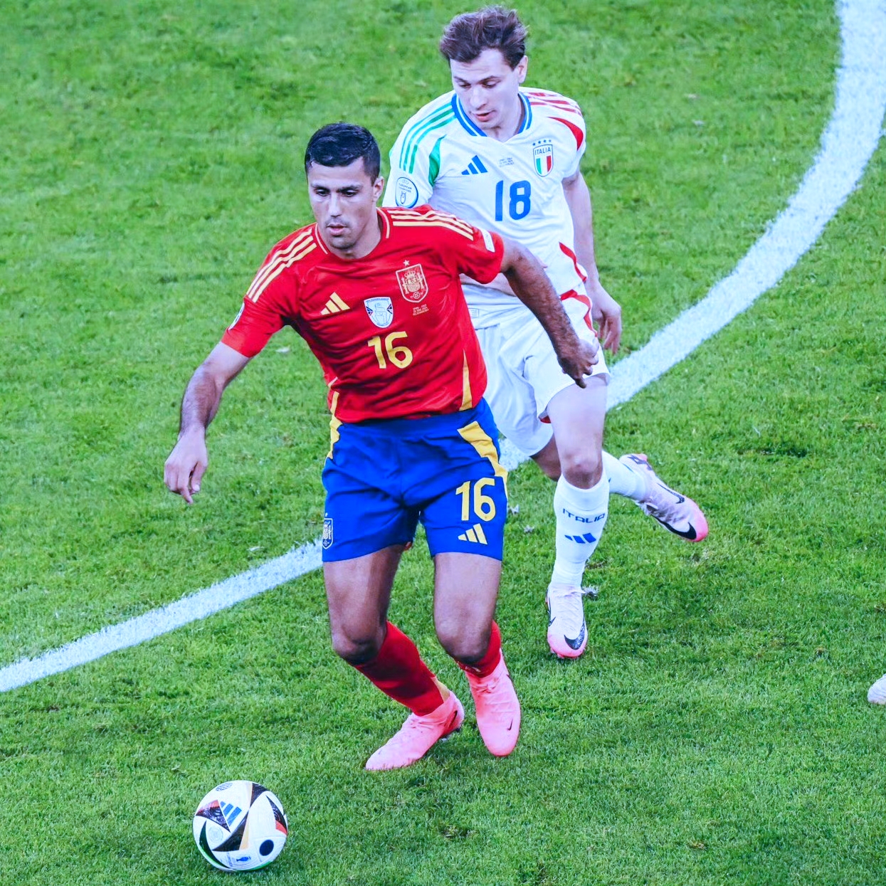 西班牙火力全开,欧国家杯赛留下完美战绩 西班牙火力全开,欧国家杯赛留下完美战绩