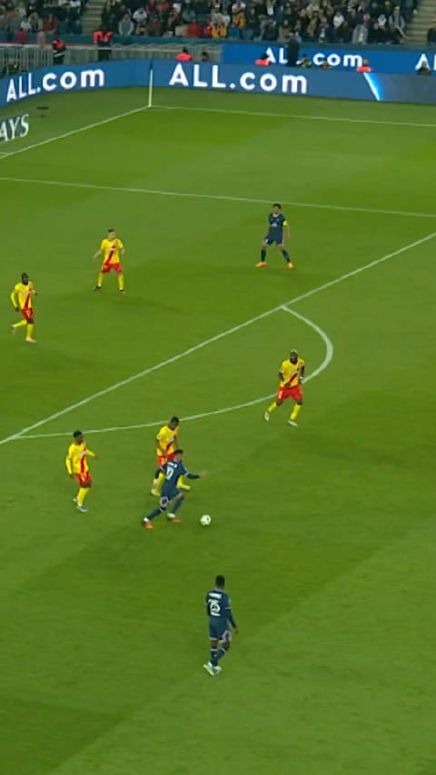 精彩瞬间回放,球场上演绝佳表现的简单介绍 精彩瞬间回放,球场上演绝佳表现的简单介绍