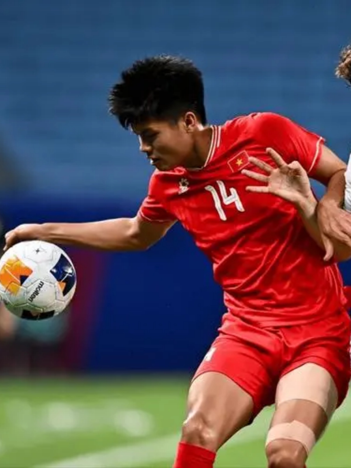 雷火电竞主播-亚洲球员备战关键比赛，备受瞩目展现实力的简单介绍