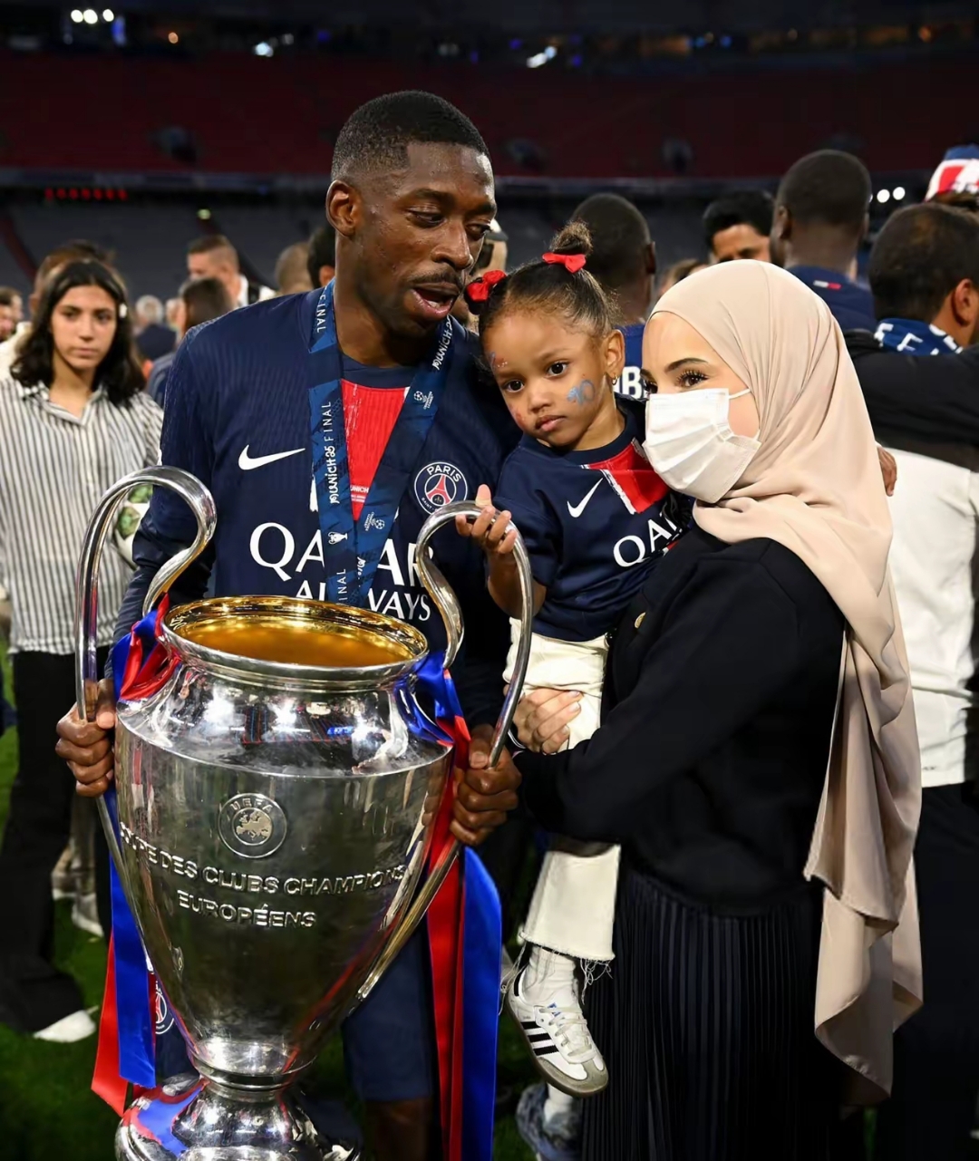 雷火电竞网址-巴黎圣日耳曼再次夺冠，史无前例