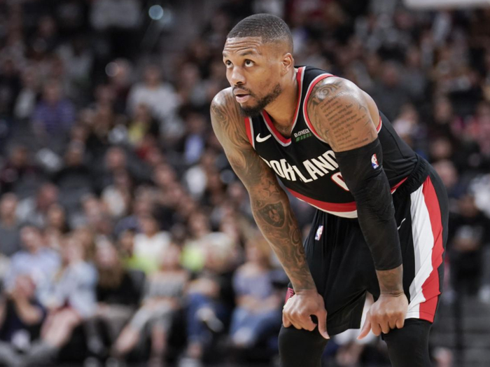 开拓者队全队联手取得胜利,团结一致 开拓者队全队联手取得胜利,团结一致