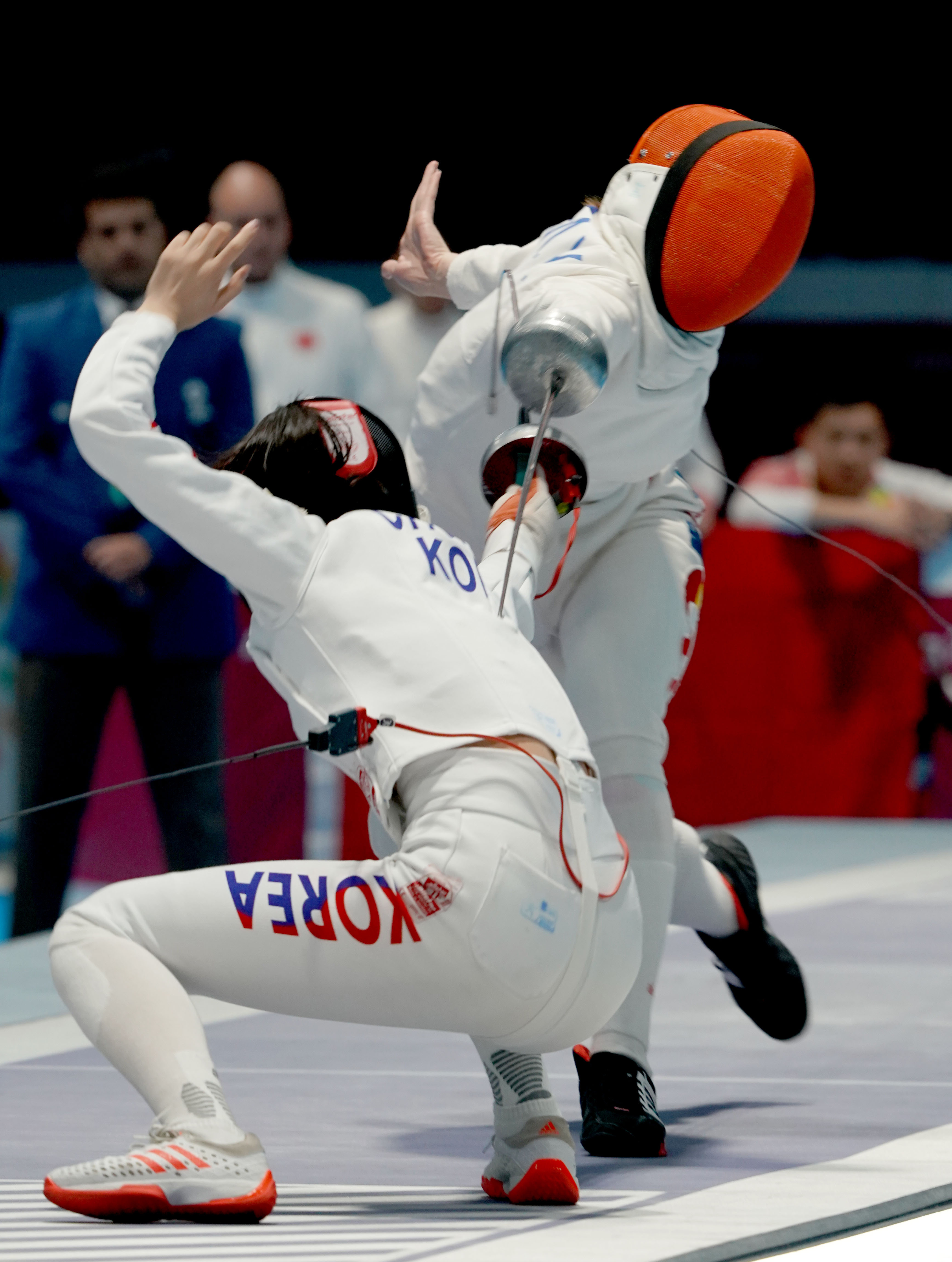 日本选手在击剑比赛中获得胜利 日本选手在击剑比赛中获得胜利