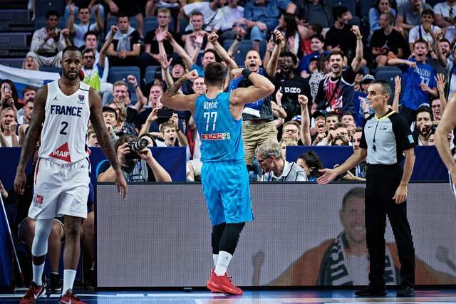 青岛队险胜江苏队，东契奇刷新纪录