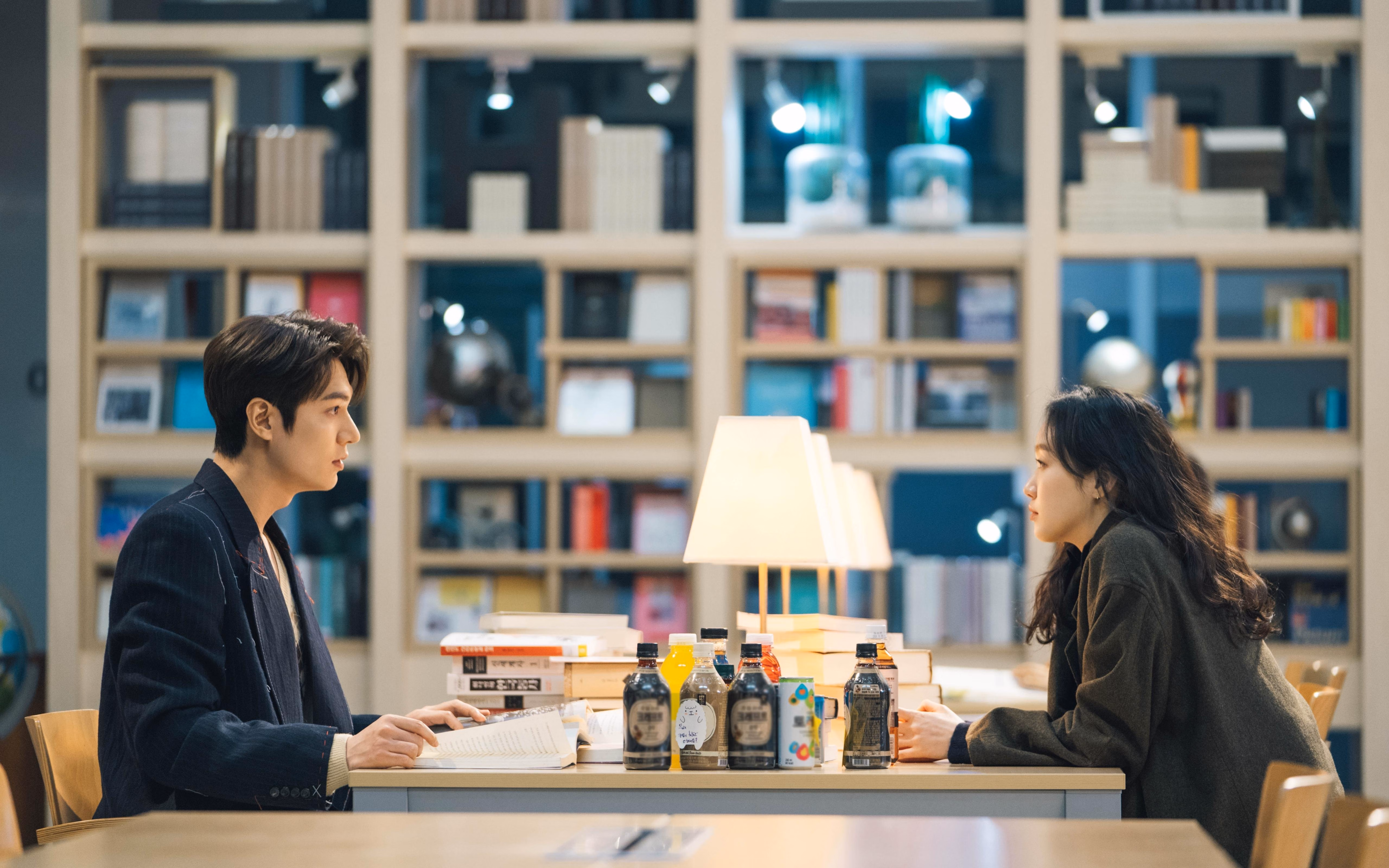 苏亚雷斯的獠牙与荷兰的枷锁，当硬仗之王撕碎战术乌托邦