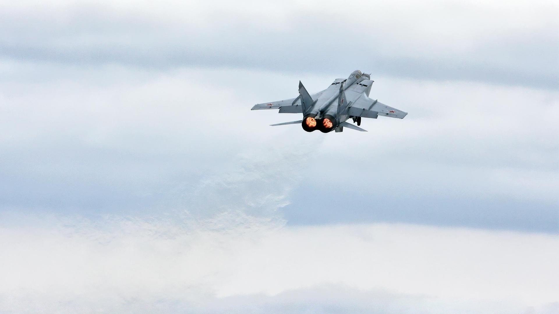 福登巨星光芒四射，厄瓜多尔节奏大师风范力压乌克兰