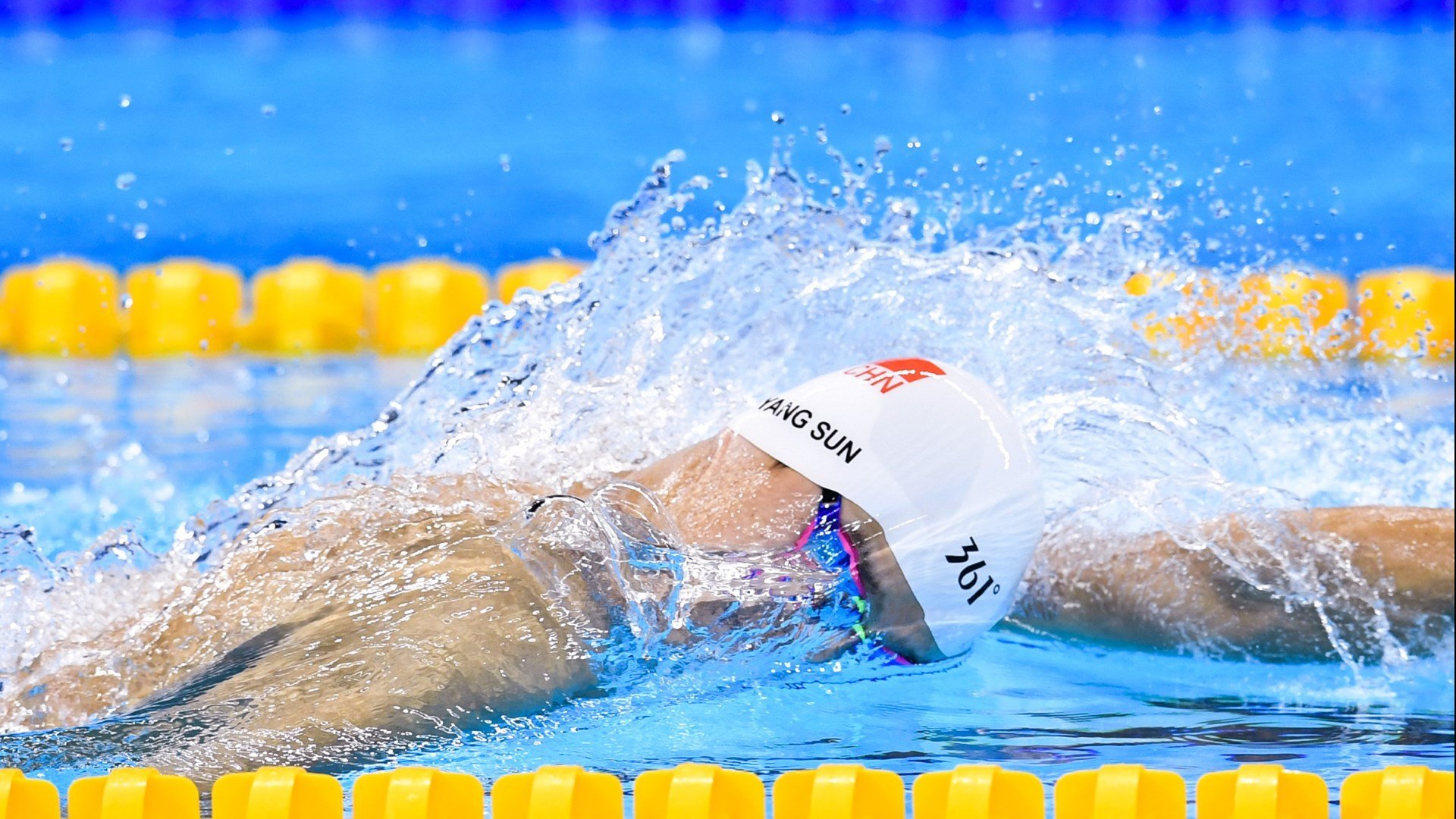 迪亚斯引爆进攻狂潮，那不勒斯碾压式胜利展露欧战野心