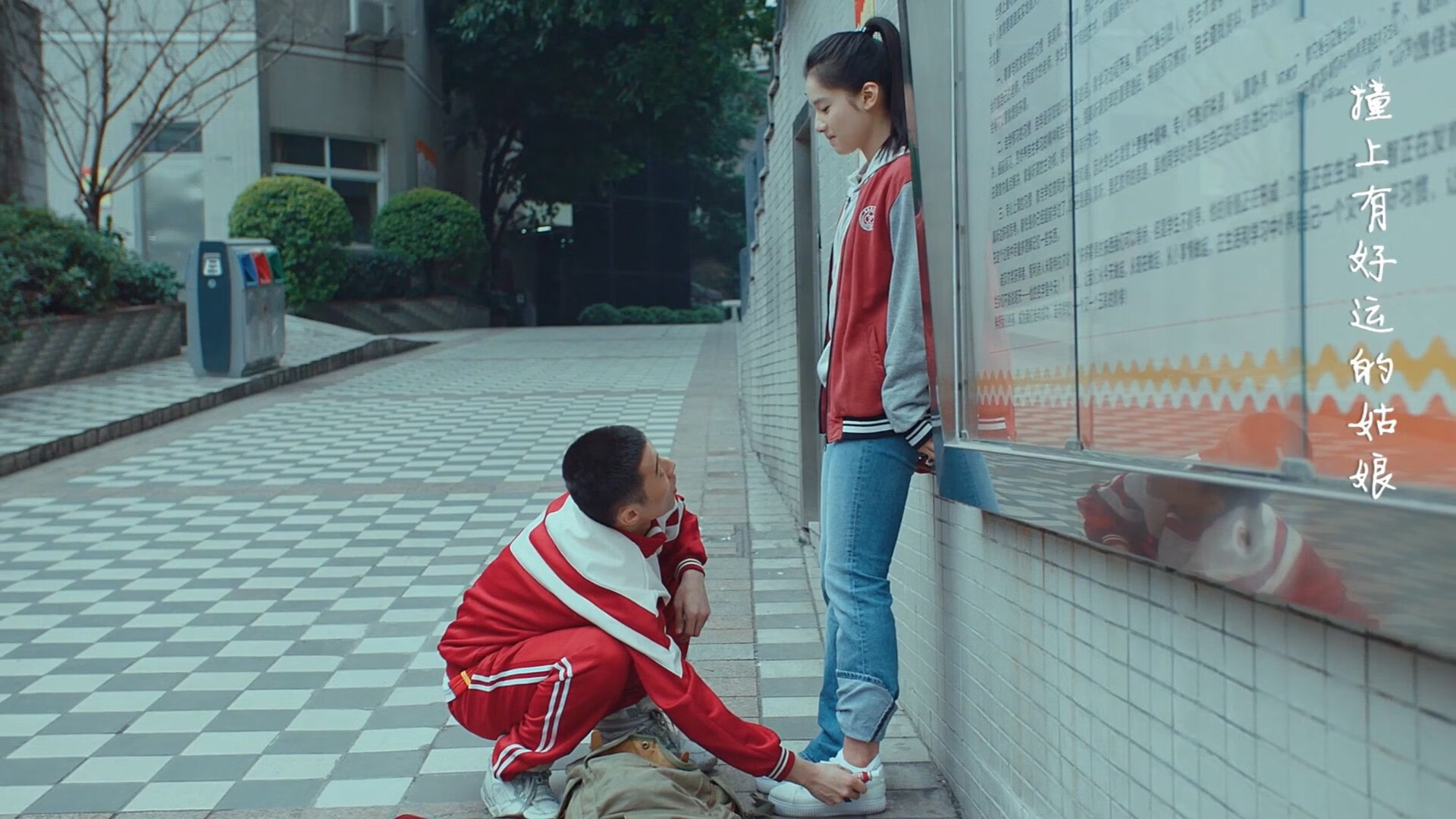 雷火电竞入驻-爵士心跳终场骤停，拉文三分绝杀！上海逆袭之夜唯一先生诞生