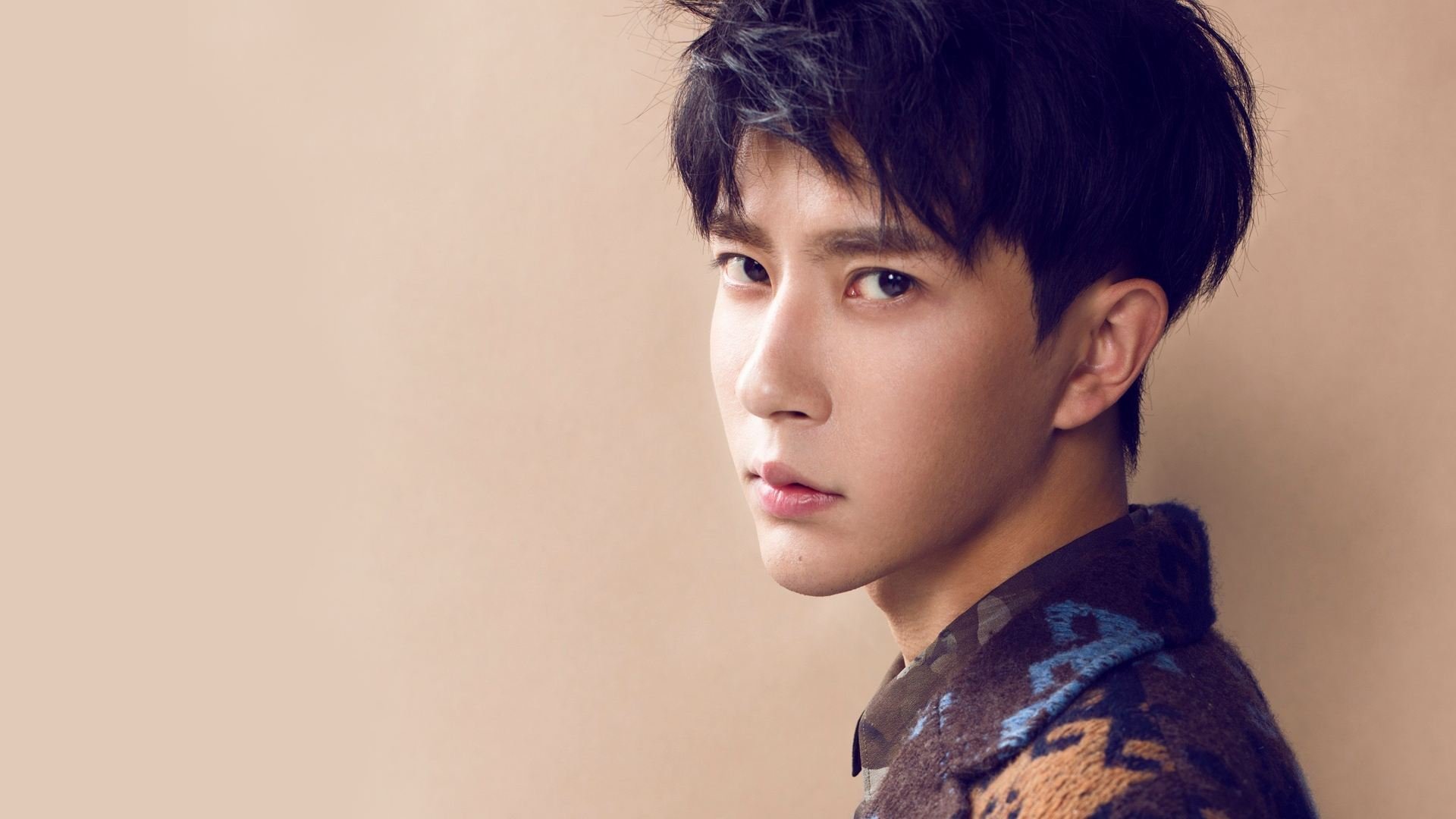 雷火电竞主播-跨越重洋的冠军试炼，当伦纳德的沉默利刃切开黄浦江的夜幕