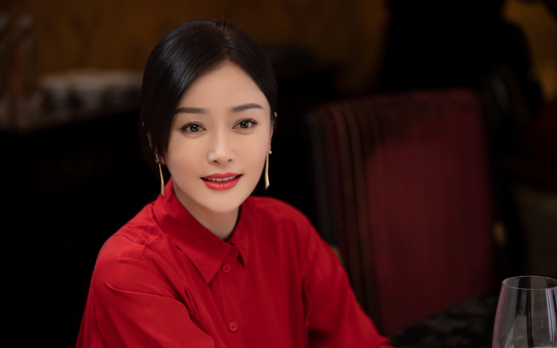 雷火电竞主播-闪电与桑巴的碰撞，当迪亚斯用速度撕裂巴西，乌拉圭在E组写下唯一剧本